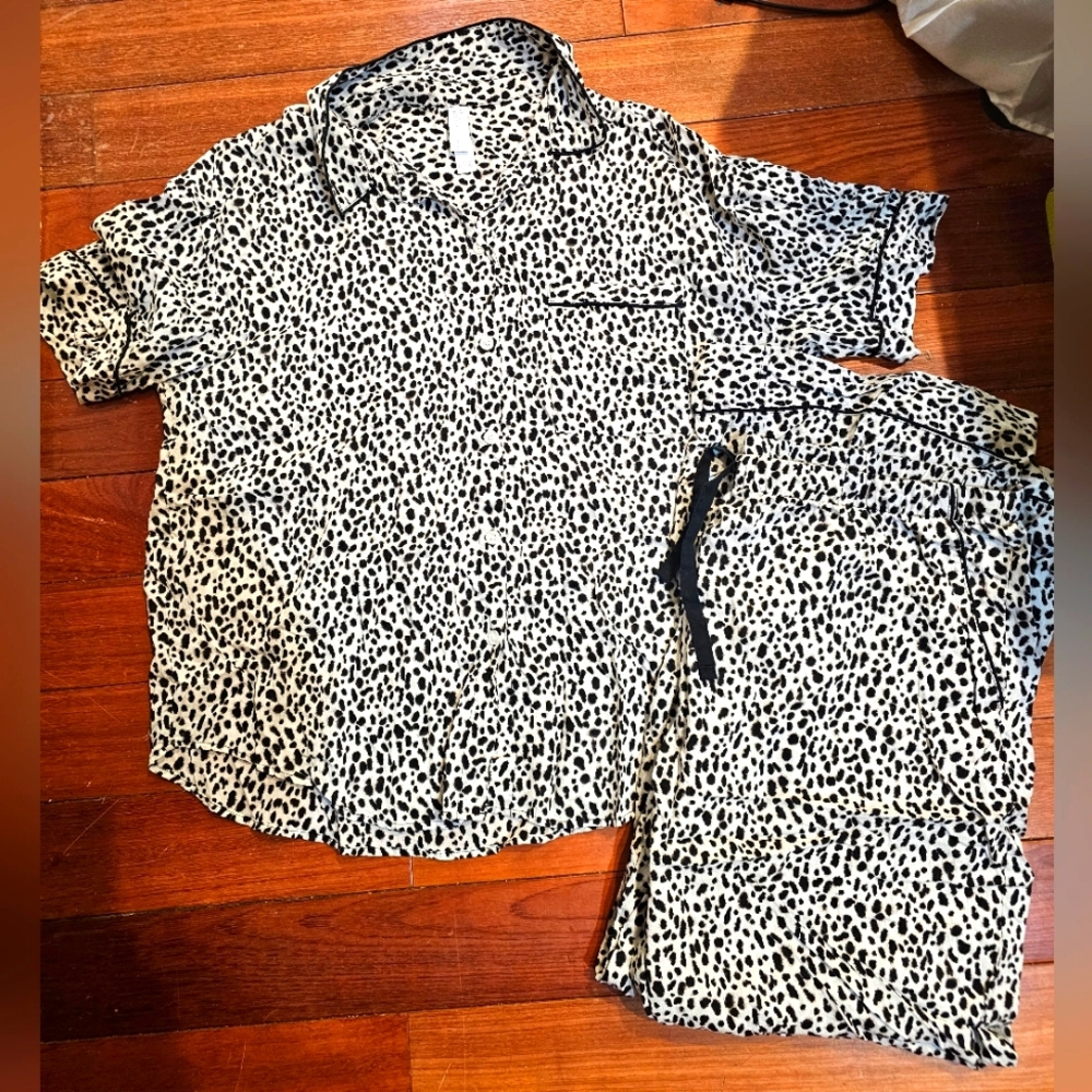 Stars Above 2pc animal print PJ set EUC XXL